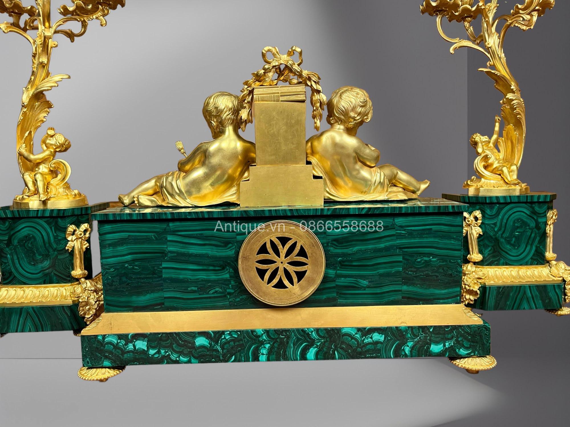 Bộ đồng hồ chân nến Bộ đồng hồ chân nến