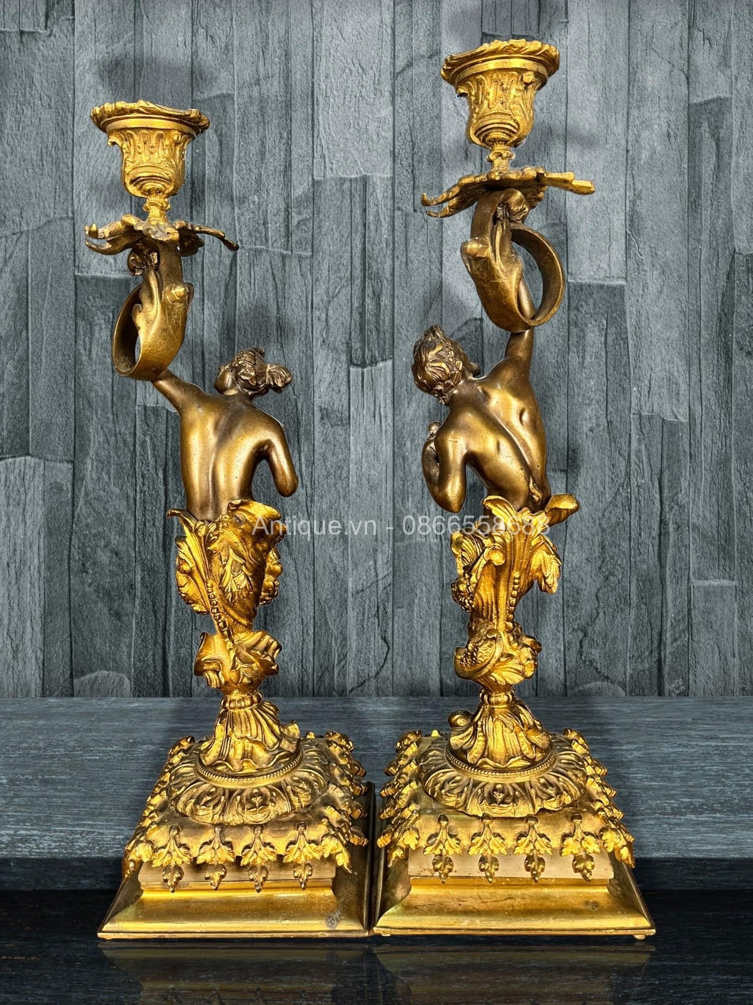 Cặp chân nến cổ Cặp chân nến cổ