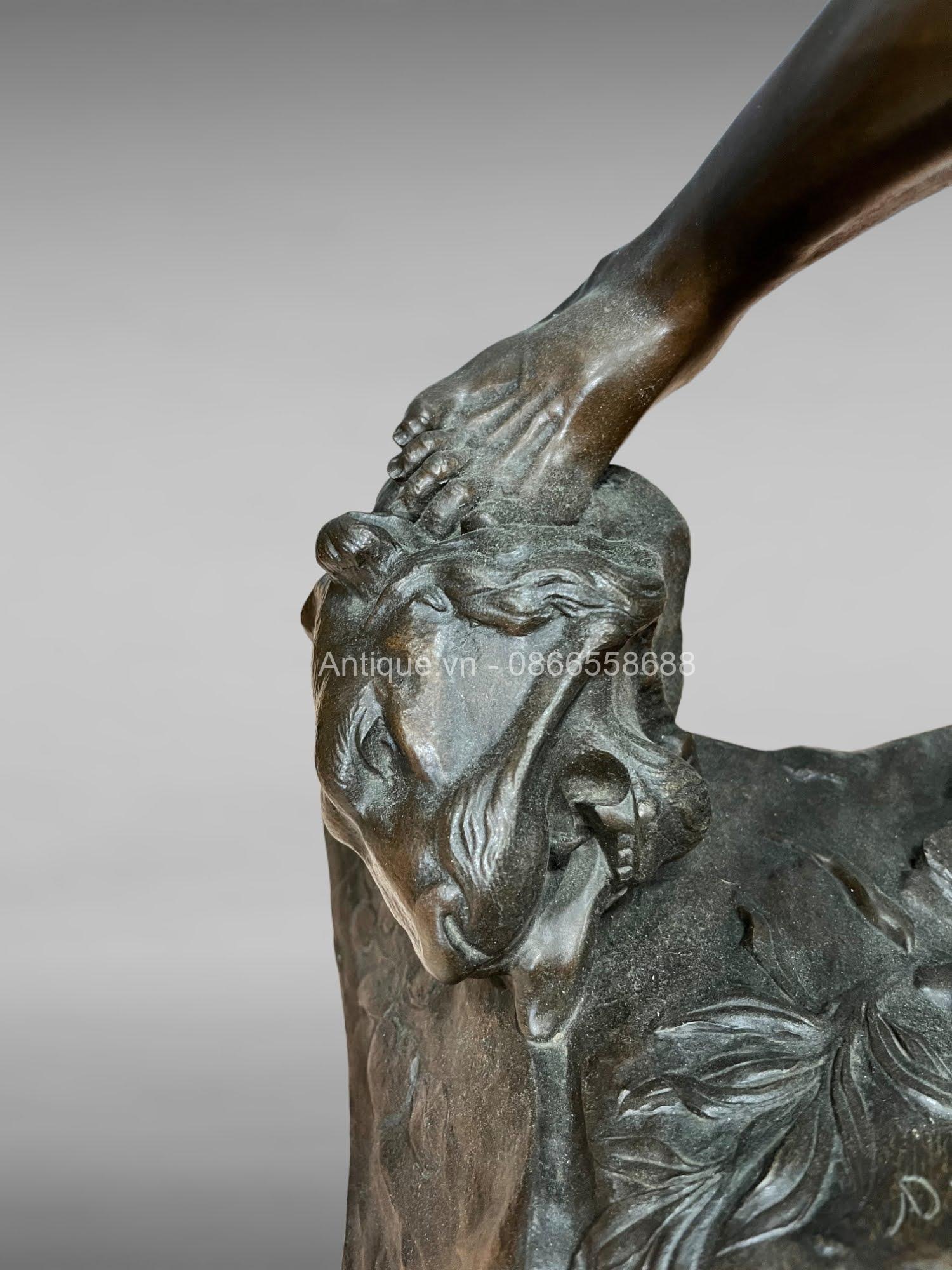 Tượng thợ săn sư tử Tượng thợ săn sư tử