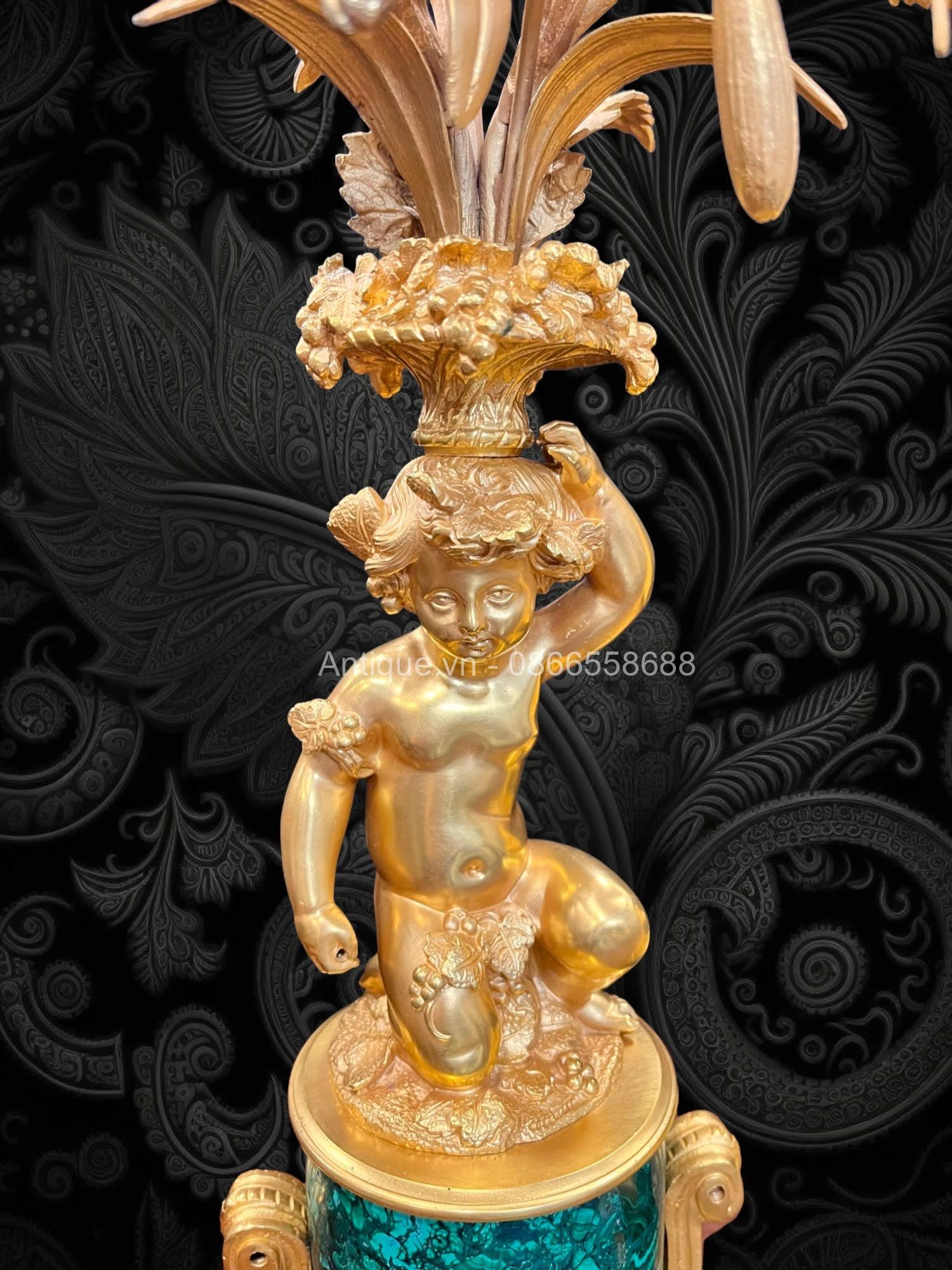 Bộ đồng hồ chân nến Bộ đồng hồ chân nến