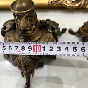 Cặp chân nến đồng