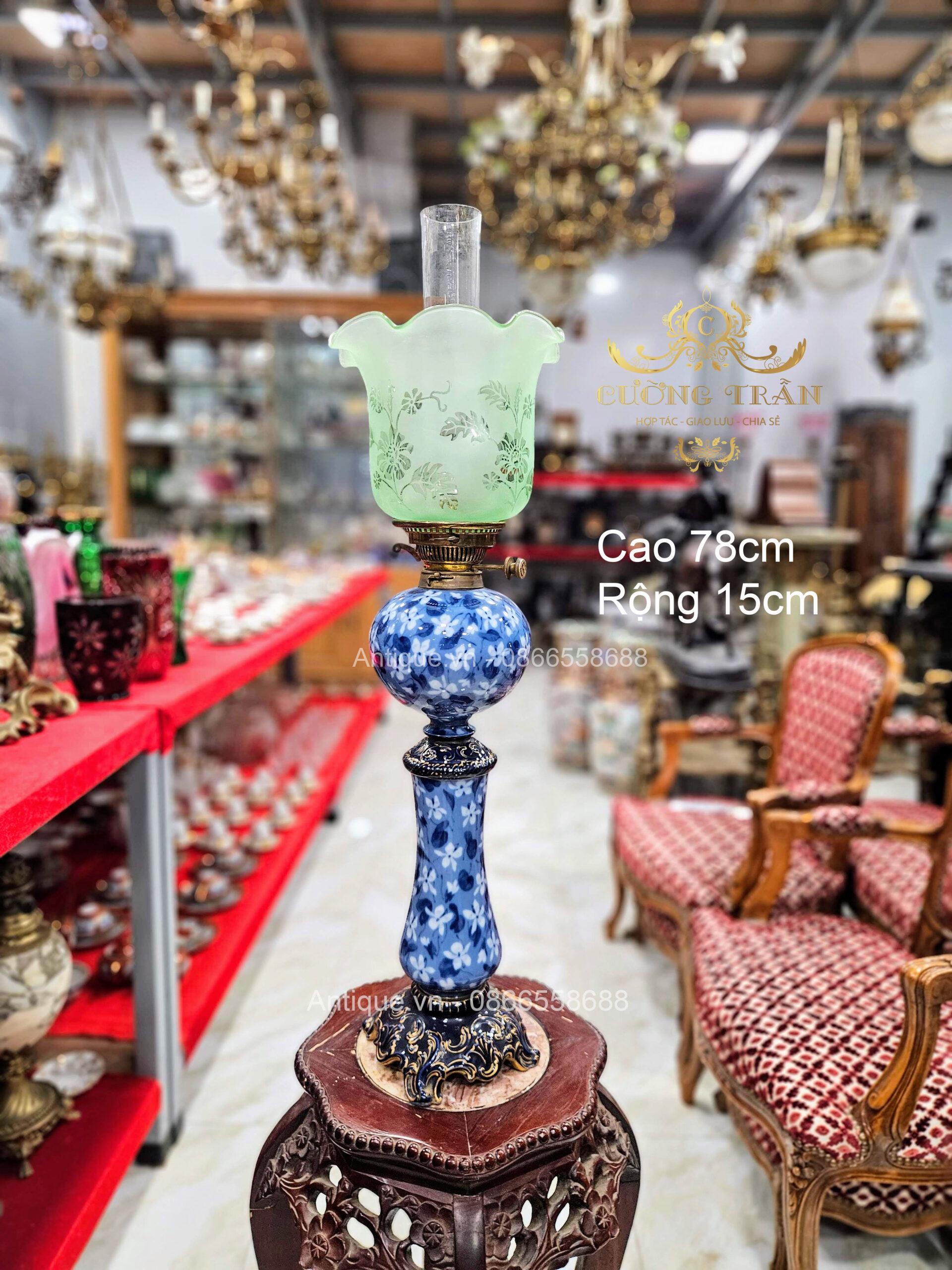 Đèn dầu cổ Đèn dầu cổ