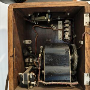 Điện thoại gỗ