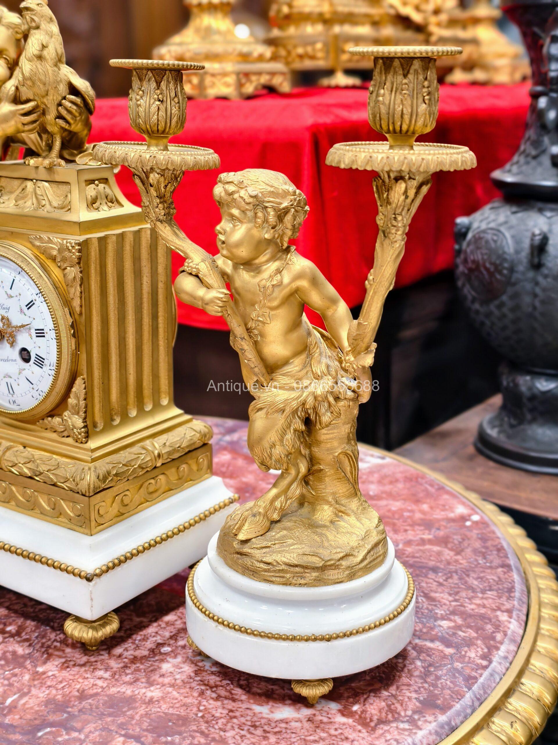 Bộ đồng hồ chân nến Bộ đồng hồ chân nến