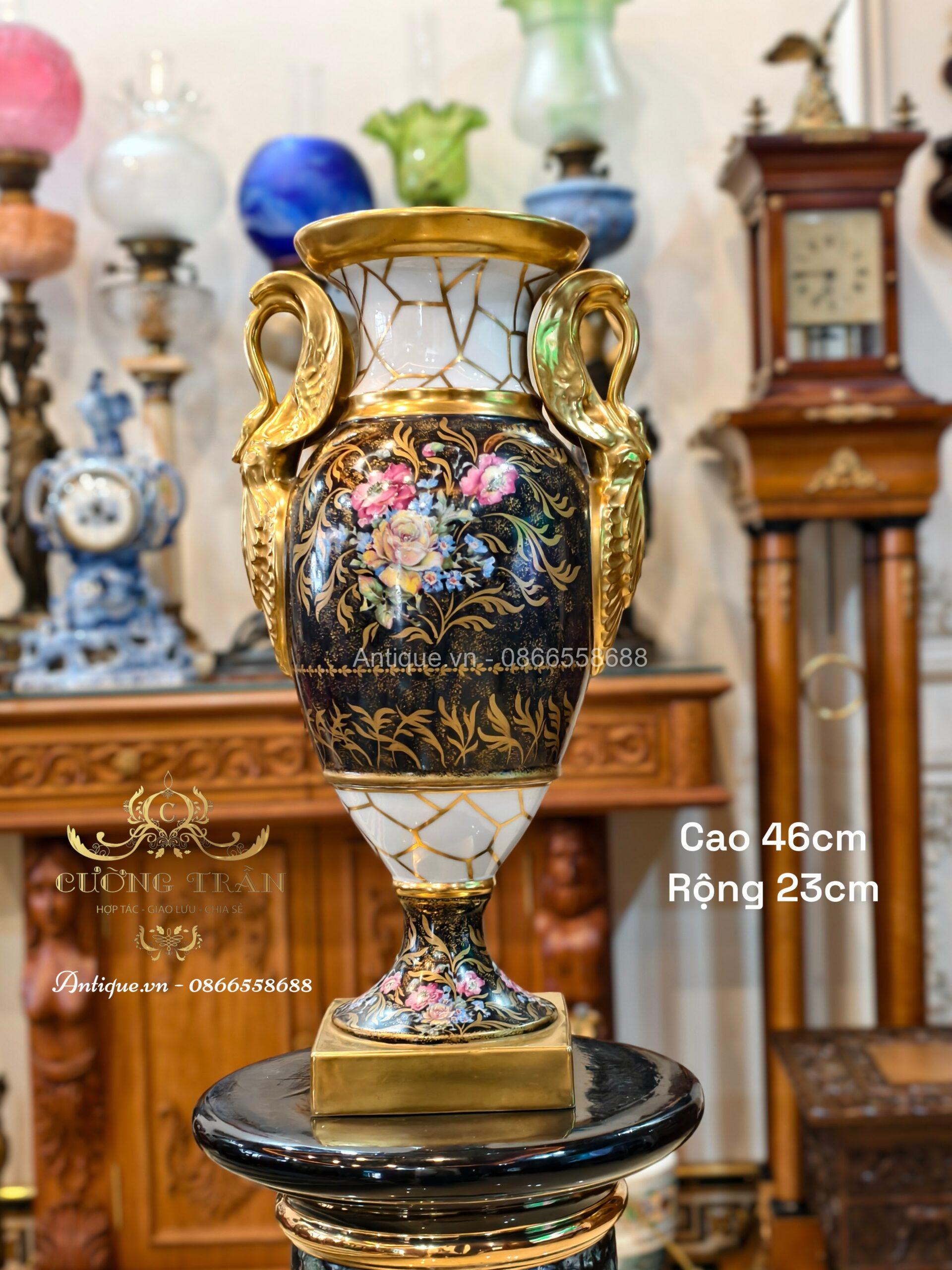 Chiếc bình sứ Chiếc bình sứ